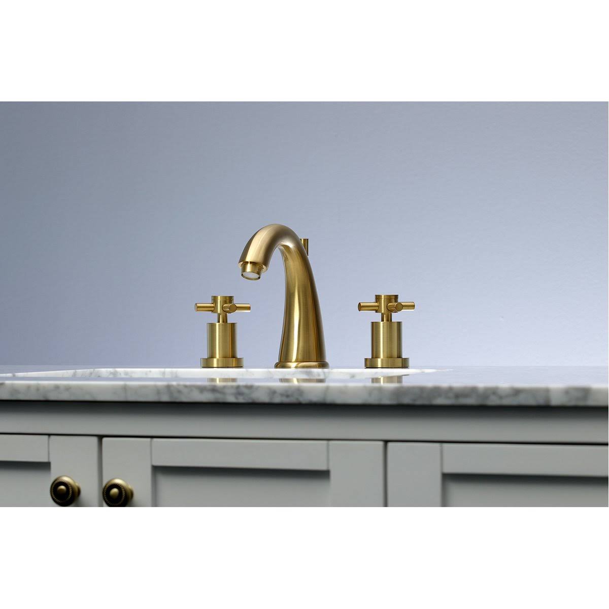 Polished Chrome Widespread Lavatory Faucet with Brass Pop-Up Z640425