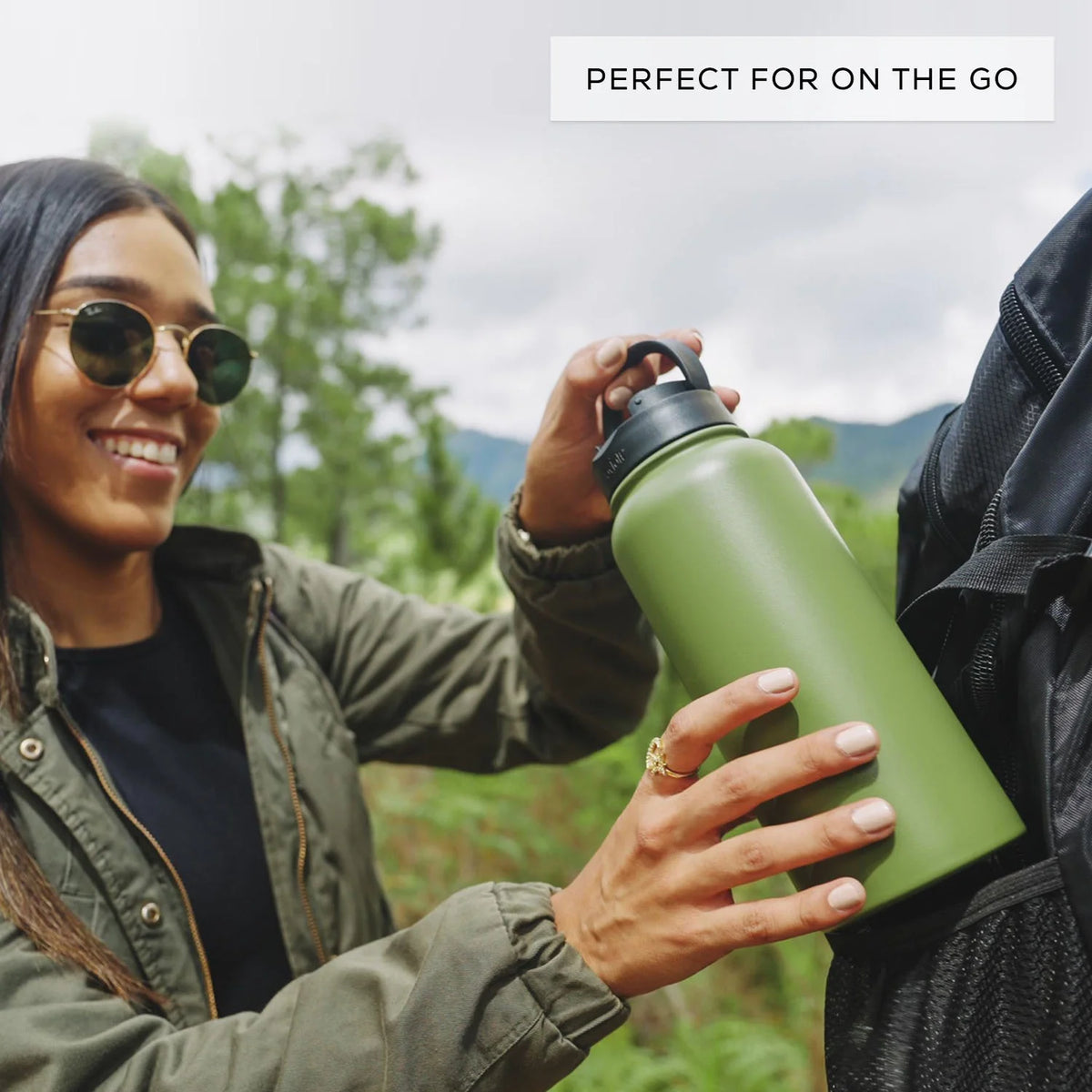 Green 32 oz Vacuum Insulated Water Bottle with Flip Lid & Sport Straw Lid W543030