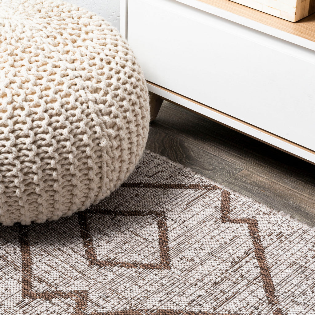 Beige/Brown 5 ft. x 8 ft. Indoor/Outdoor Area Rug O2903
