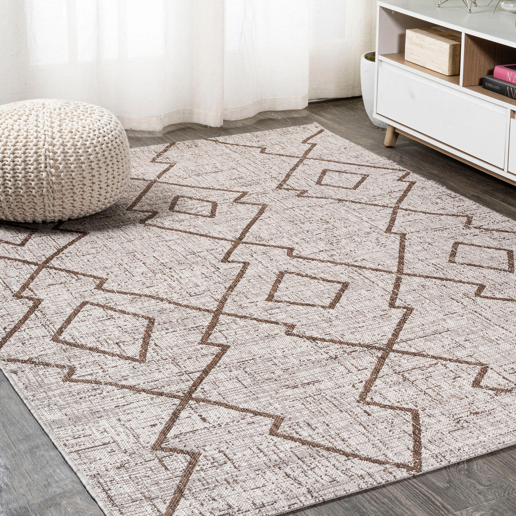 Beige/Brown 5 ft. x 8 ft. Indoor/Outdoor Area Rug O2903