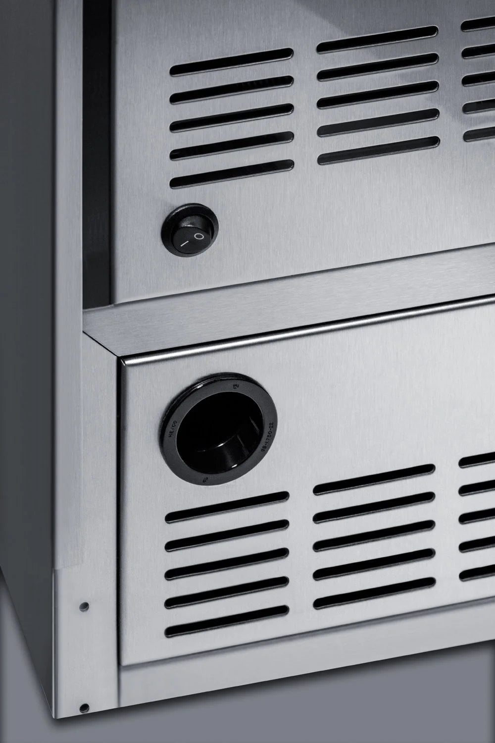 Undercounter ADA Compliant Manual Defrost Icemaker with Stainless Steel Exterior Q659