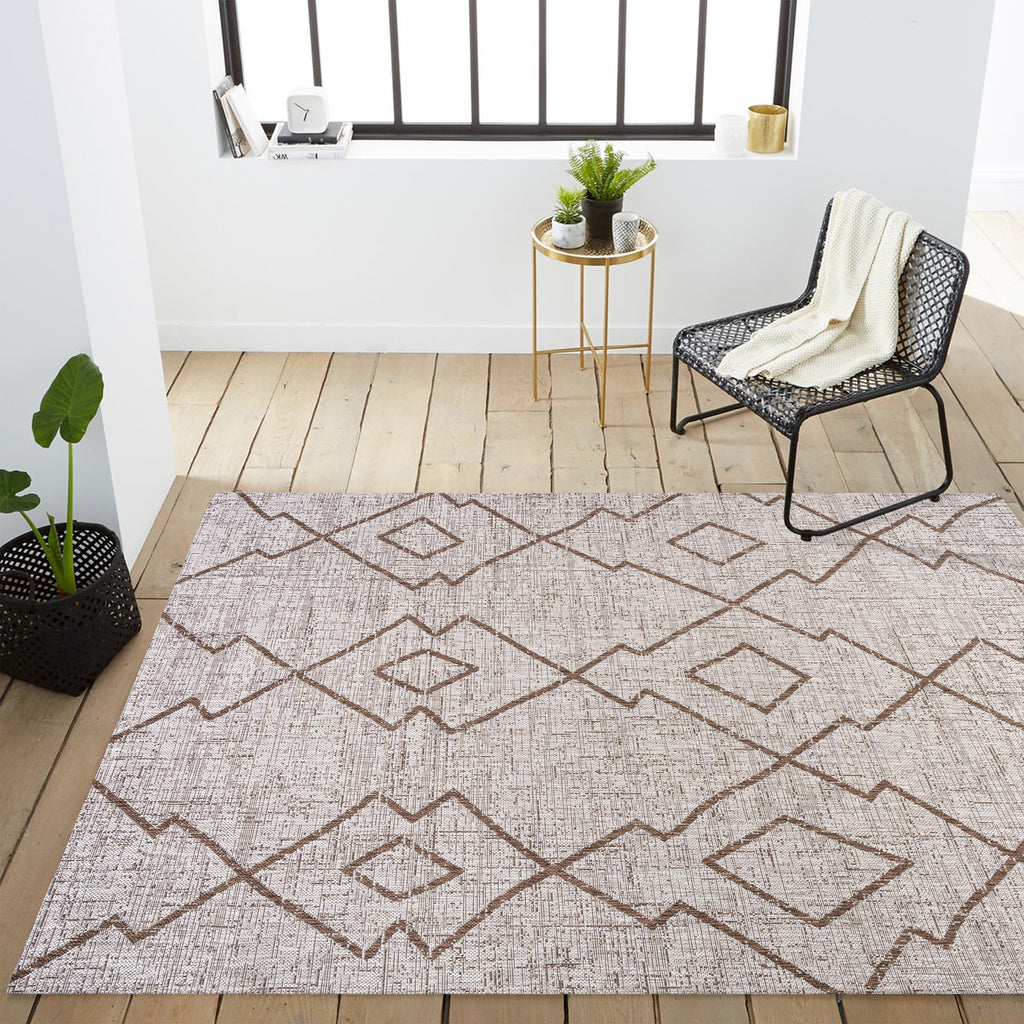 Beige/Brown 5 ft. x 8 ft. Indoor/Outdoor Area Rug O2903