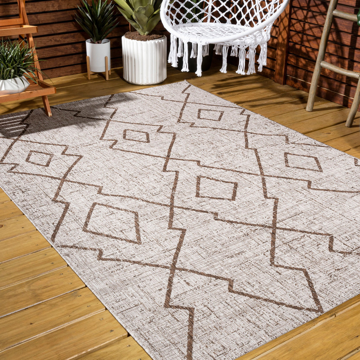 Beige/Brown 5 ft. x 8 ft. Indoor/Outdoor Area Rug O2903