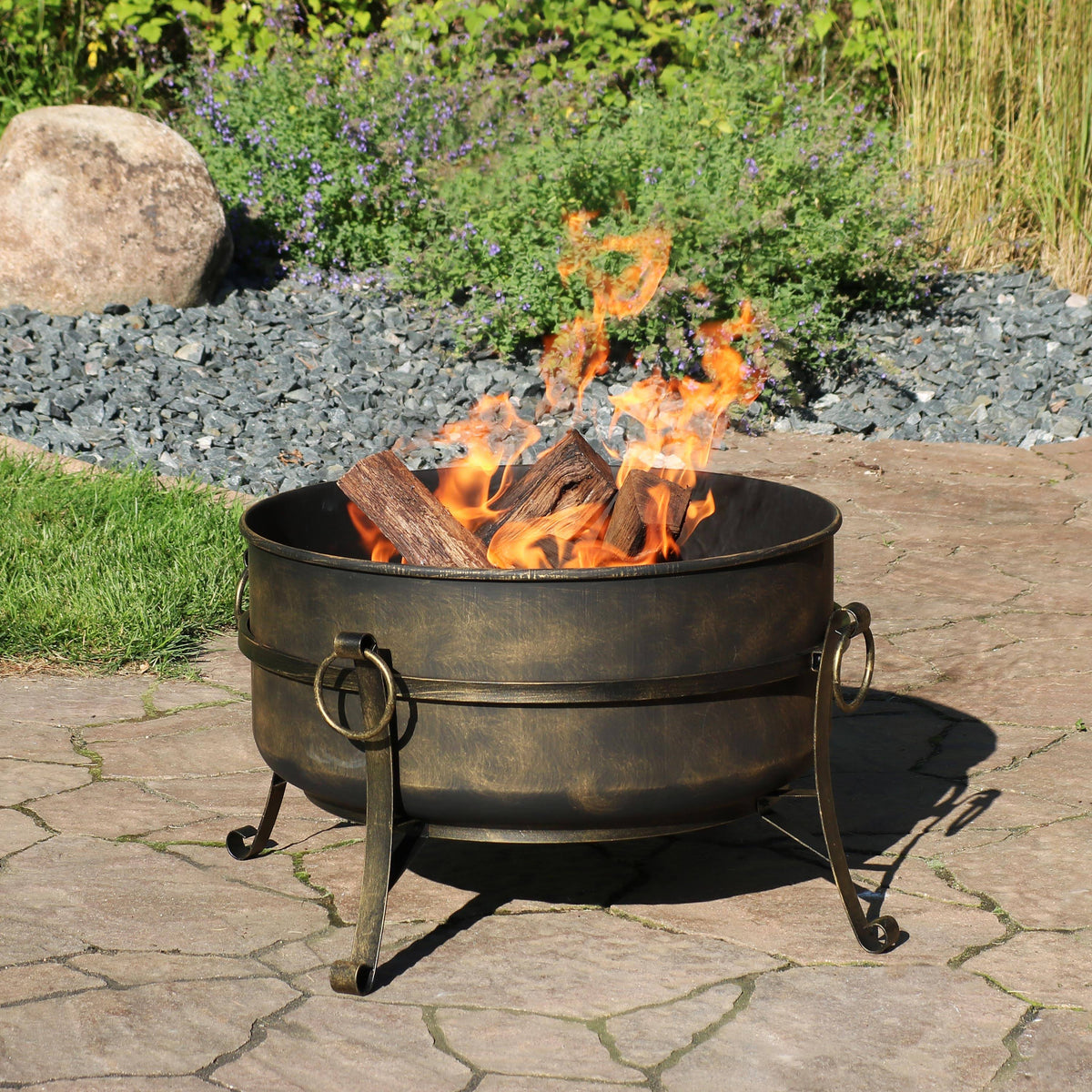 24 inch Steel Cauldron Fire Pit with Spark Screen C794500