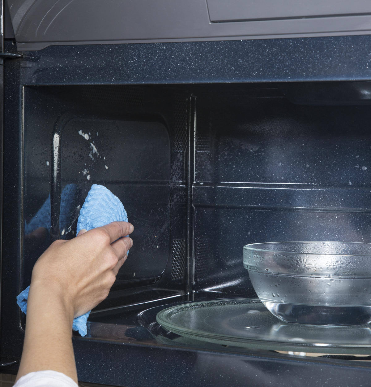 Black Stainless Over-the-range Microwave Oven M622